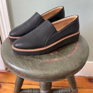 Naturalizer flats
